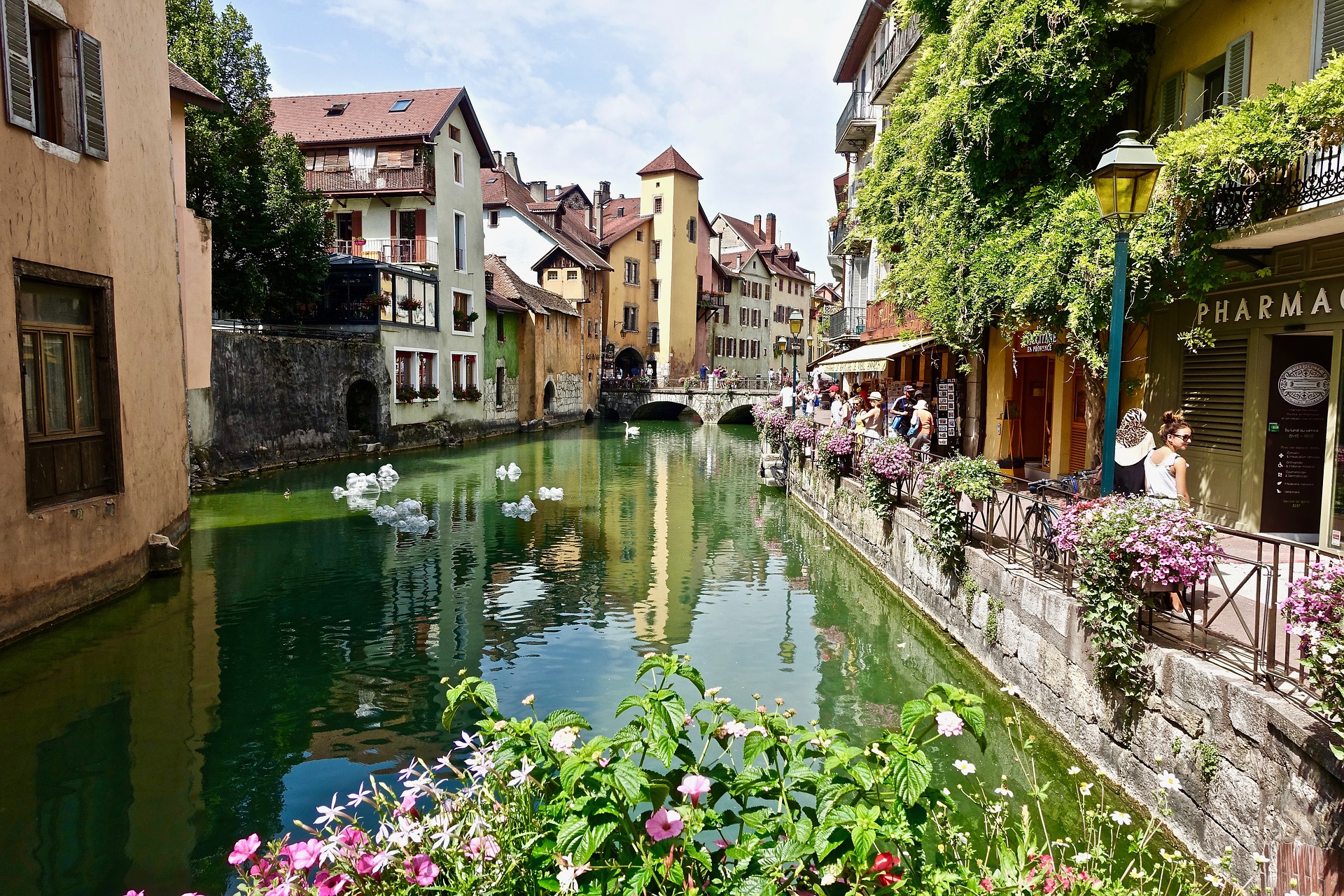 French Year Abroad opportunity with InFact Global in Annecy.